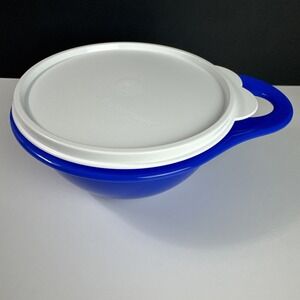 Tupperware Classic Ultra Deluxe Mini Thatsa Bowl 2.5 cup Blue With White Seal